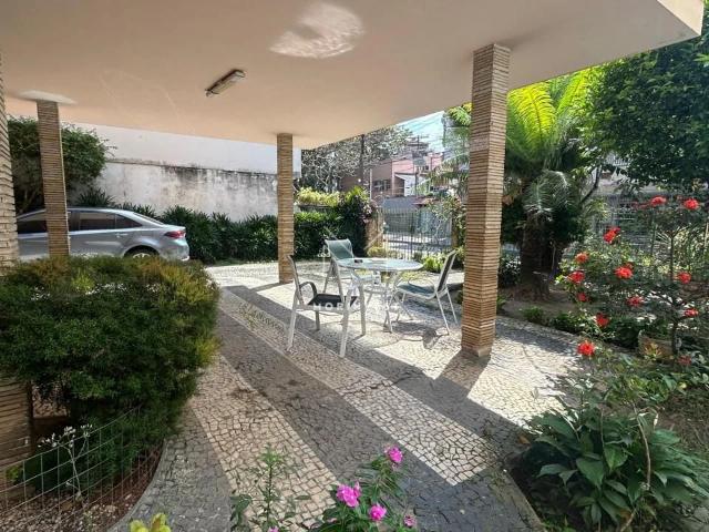 Casa / Sobrado para Venda em Niterói/RJ São Francisco 4 Quartos
