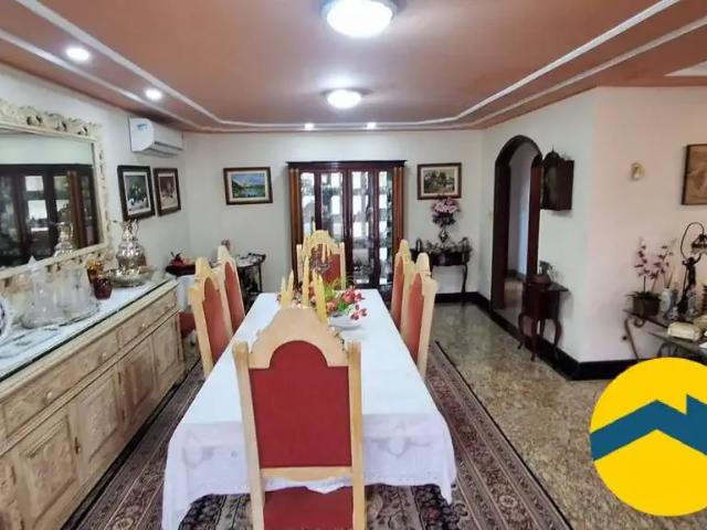 Casa / Sobrado para Venda em Niterói/RJ São Francisco 4 Quartos