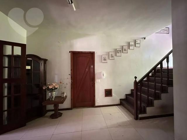 Casa / Sobrado para Venda em Niterói/RJ São Francisco 4 Quartos