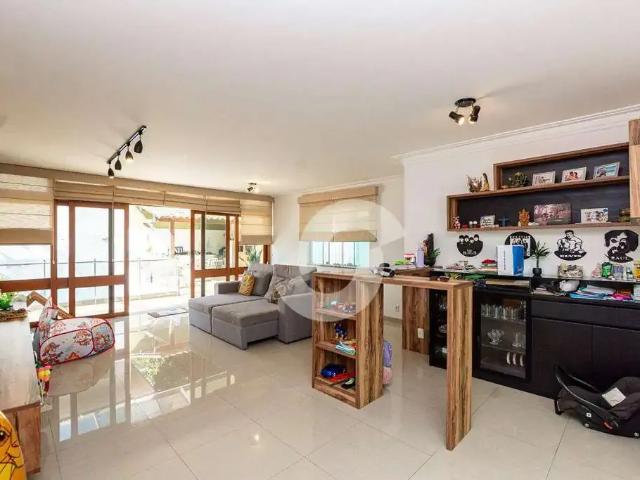 Casa / Sobrado para Venda em Niterói/RJ São Francisco 4 Quartos
