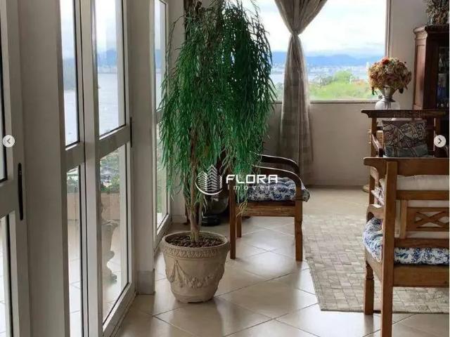 Casa / Sobrado para Venda em Niterói/RJ São Francisco 4 Quartos