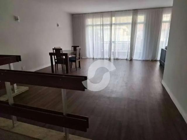 Casa / Sobrado para Venda em Niterói/RJ São Francisco 5 Quartos