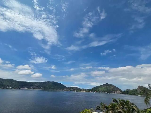 Casa / Sobrado para Venda em Niterói/RJ São Francisco 5 Quartos