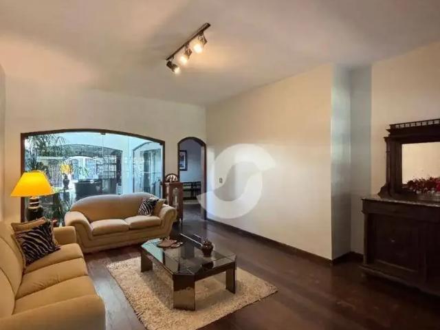 Casa / Sobrado para Venda em Niterói/RJ São Francisco 5 Quartos