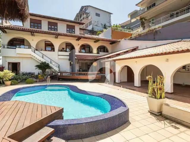 Casa / Sobrado para Venda em Niterói/RJ São Francisco 5 Quartos
