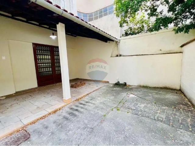 Casa / Sobrado para Venda em Niterói/RJ São Francisco 5 Quartos
