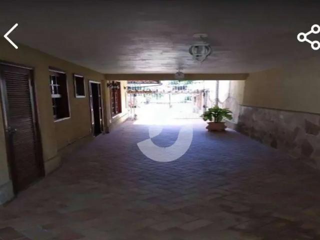 Casa / Sobrado para Venda em Niterói/RJ São Francisco 5 Quartos
