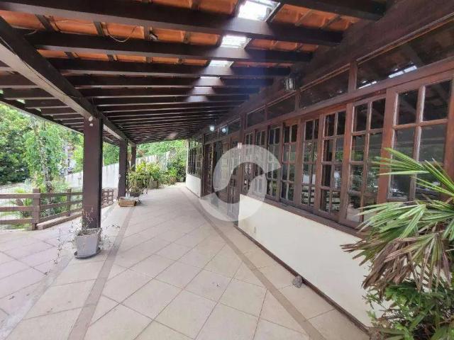 Casa / Sobrado para Venda em Niterói/RJ São Francisco 5 Quartos