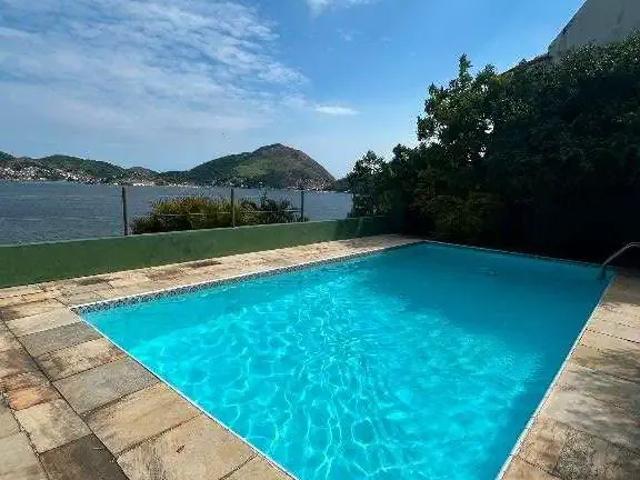 Casa / Sobrado para Venda em Niterói/RJ São Francisco 5 Quartos