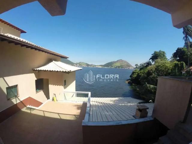 Casa / Sobrado para Venda em Niterói/RJ São Francisco 9 Quartos