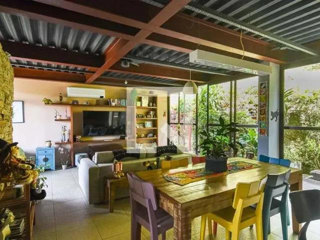 Casa / Sobrado para Venda em Niterói/RJ São Francisco 2 Quartos