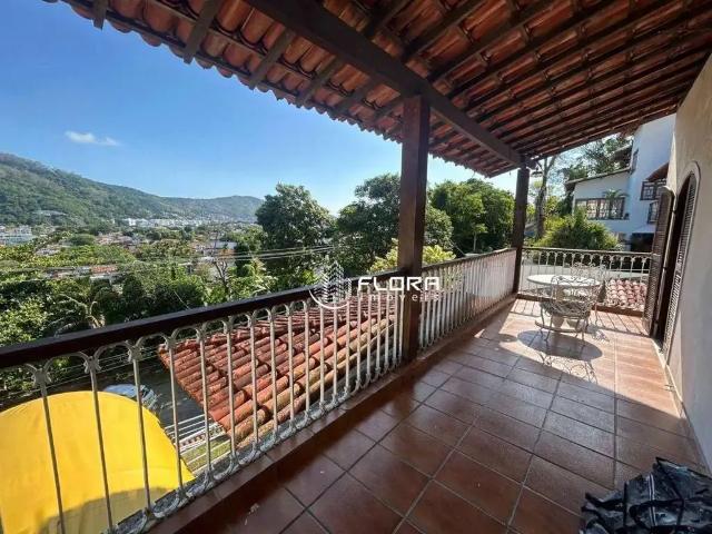 Casa / Sobrado para Venda em Niterói/RJ São Francisco 3 Quartos