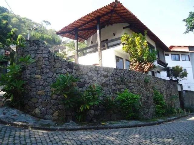 Casa / Sobrado para Venda em Niterói/RJ São Francisco 3 Quartos