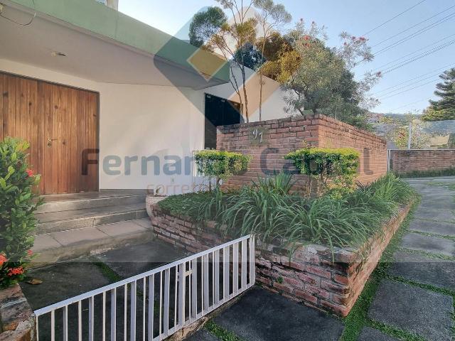 Casa / Sobrado para Venda em Niterói/RJ Santa Rosa 4 Quartos