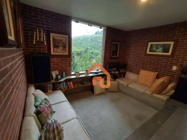 Casa / Sobrado para Venda em Niterói/RJ Santa Rosa 4 Quartos