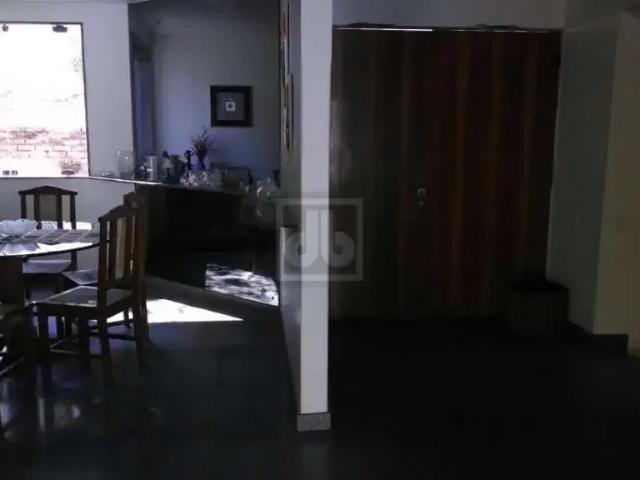 Casa / Sobrado para Venda em Niterói/RJ Santa Rosa 4 Quartos