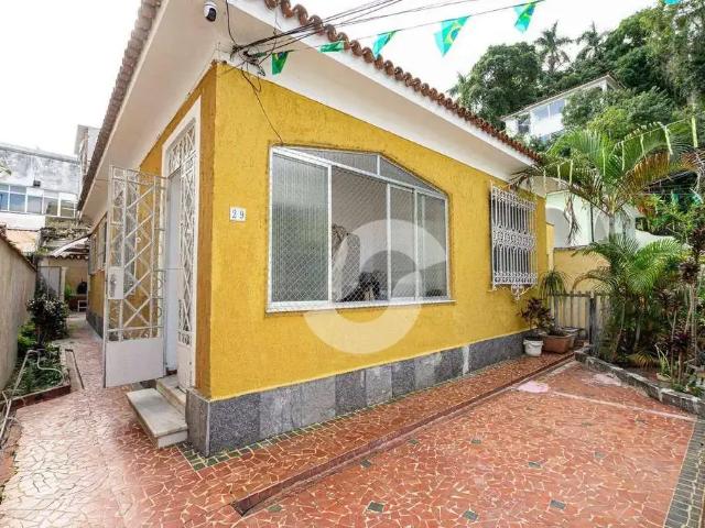 Casa / Sobrado para Venda em Niterói/RJ Santa Rosa 5 Quartos