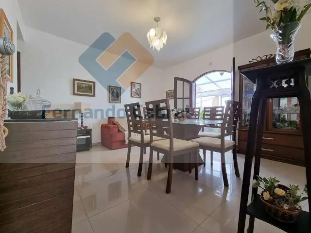 Casa / Sobrado para Venda em Niterói/RJ Santa Rosa 5 Quartos