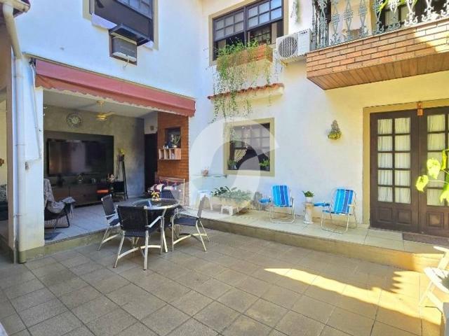 Casa / Sobrado para Venda em Niterói/RJ Santa Rosa 7 Quartos