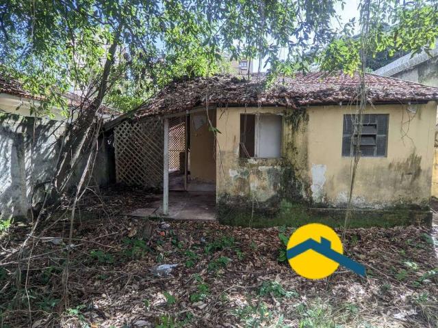 Casa / Sobrado para Venda em Niterói/RJ Santa Rosa 2 Quartos