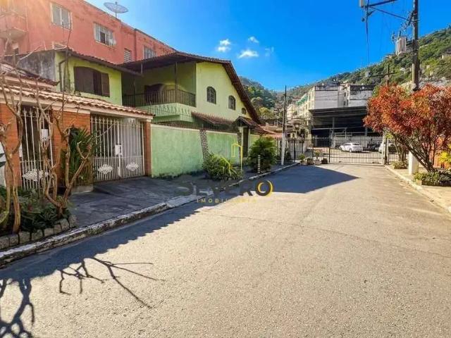 Casa / Sobrado para Venda em Niterói/RJ Santa Rosa 3 Quartos