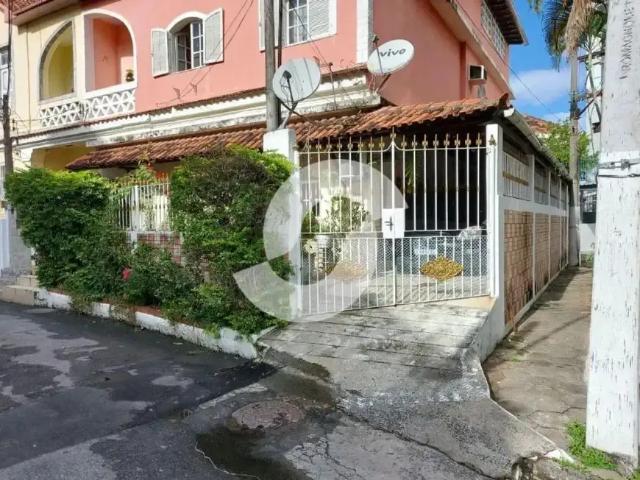 Casa / Sobrado para Venda em Niterói/RJ Ponta D'Areia 3 Quartos