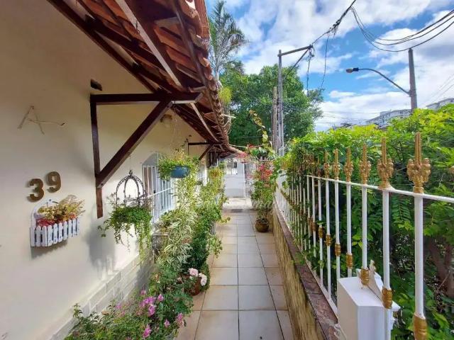 Casa / Sobrado para Venda em Niterói/RJ Ponta D'Areia 3 Quartos