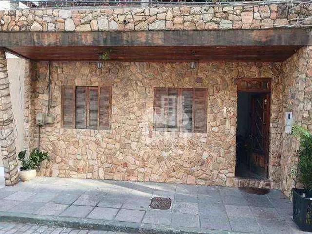 Casa / Sobrado para Venda em Niterói/RJ Ponta D'Areia 4 Quartos