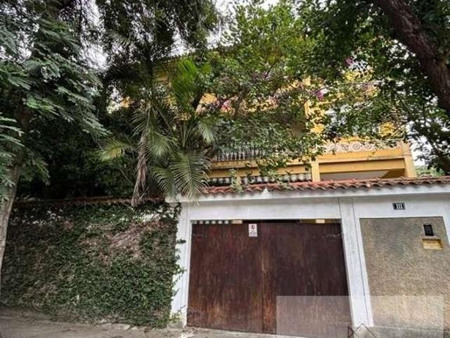 Casa / Sobrado para Venda em Niterói/RJ Pendotiba 4 Quartos