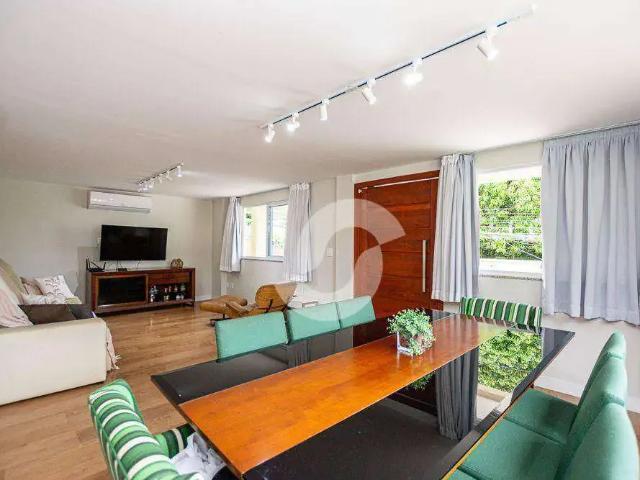 Casa / Sobrado para Venda em Niterói/RJ Pendotiba 4 Quartos