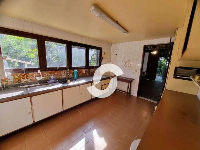 Casa / Sobrado para Venda em Niterói/RJ Pendotiba 5 Quartos