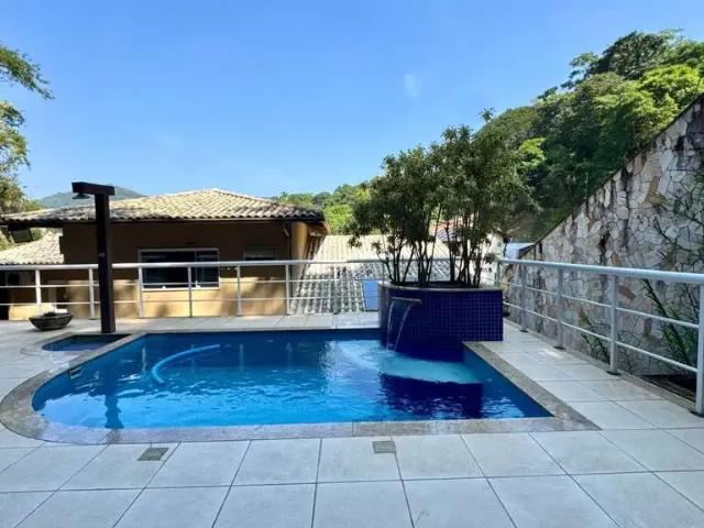 Casa / Sobrado para Venda em Niterói/RJ Pendotiba 6 Quartos