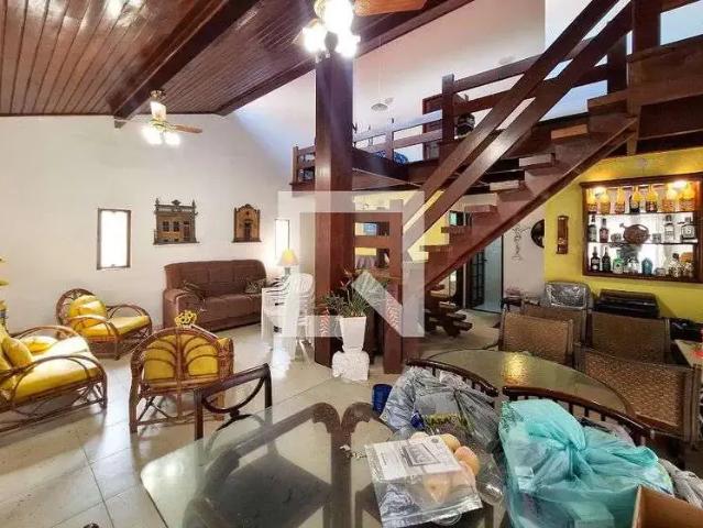 Casa / Sobrado para Venda em Niterói/RJ Piratininga 6 Quartos
