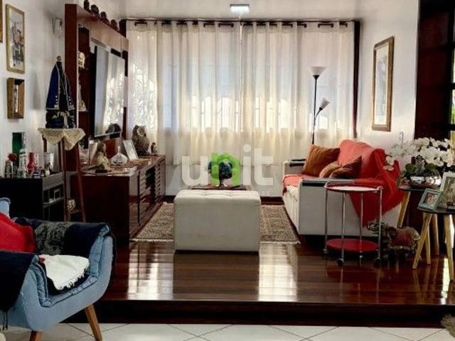 Casa / Sobrado para Venda em Niterói/RJ Piratininga 4 Quartos