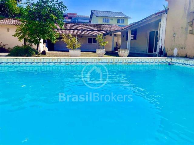 Casa / Sobrado para Venda em Niterói/RJ Piratininga 6 Quartos