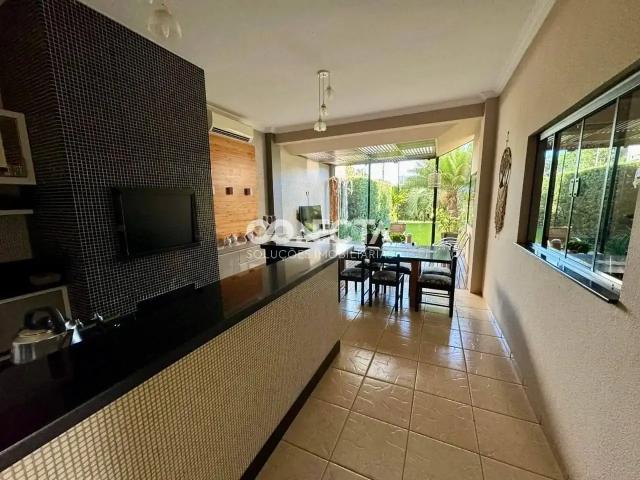 Casa / Sobrado para Venda em Nova Mutum/MT Centro 3 Quartos