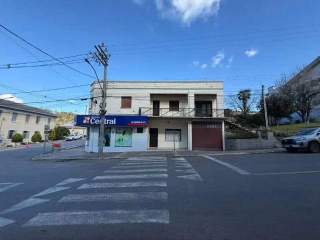 Casa / Sobrado para Venda em Nova Araçá/RS Centro 6 Quartos