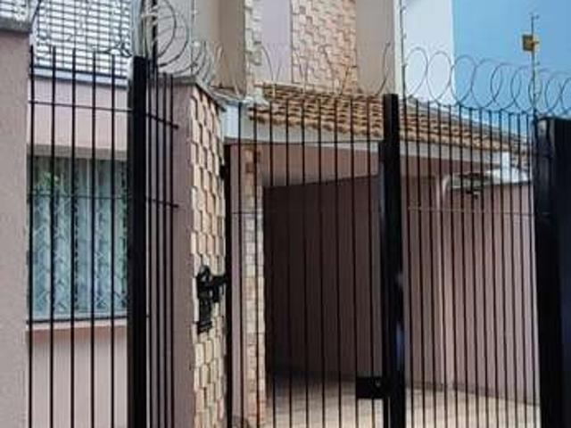 Casa / Sobrado para Venda em Nova Esperança/PR Centro 3 Quartos