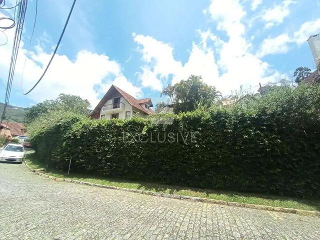 Casa / Sobrado para Venda em Nova Friburgo/RJ Cônego 4 Quartos