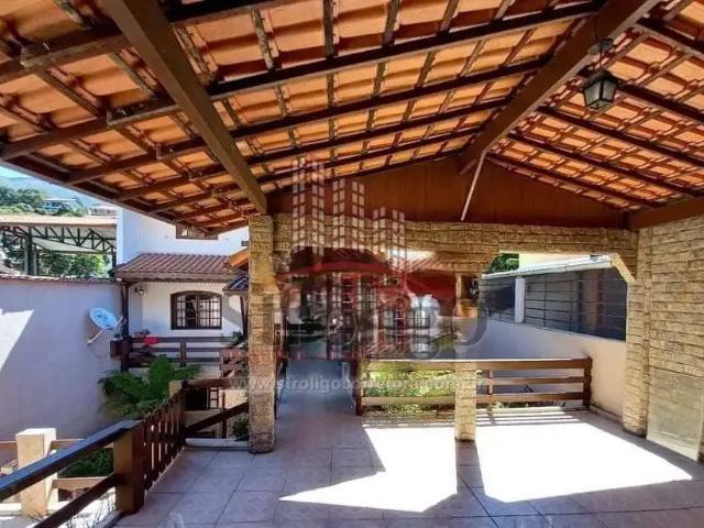 Casa / Sobrado para Venda em Nova Friburgo/RJ Cônego 6 Quartos