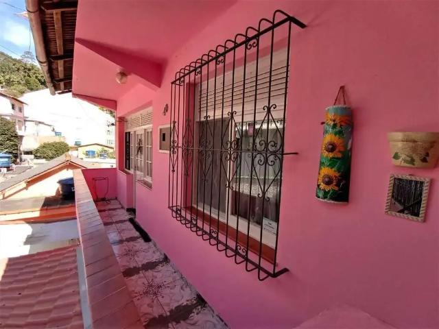 Casa / Sobrado para Venda em Nova Friburgo/RJ Centro 2 Quartos