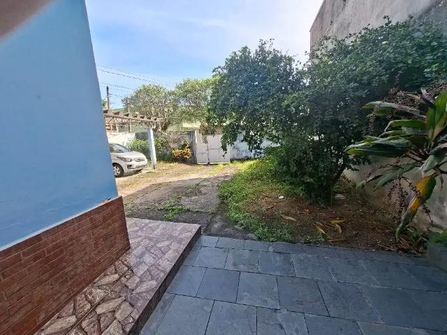 Casa / Sobrado para Venda em Nova Iguaçu/RJ Moqueta 4 Quartos