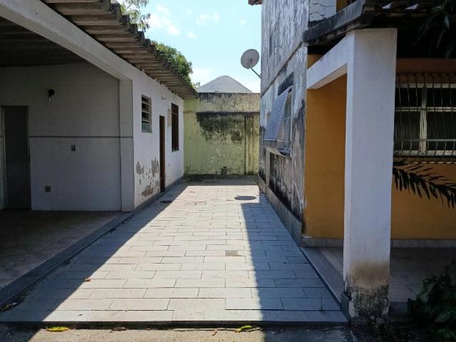Casa / Sobrado para Venda em Nova Iguaçu/RJ Oliveira 3 Quartos