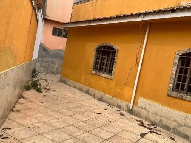Casa / Sobrado para Venda em Nova Iguaçu/RJ Ambaí 3 Quartos