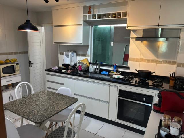 Casa / Sobrado para Venda em Nova Iguaçu/RJ Carmari 3 Quartos