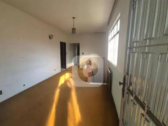 Casa / Sobrado para Venda em Nova Iguaçu/RJ Centro 4 Quartos