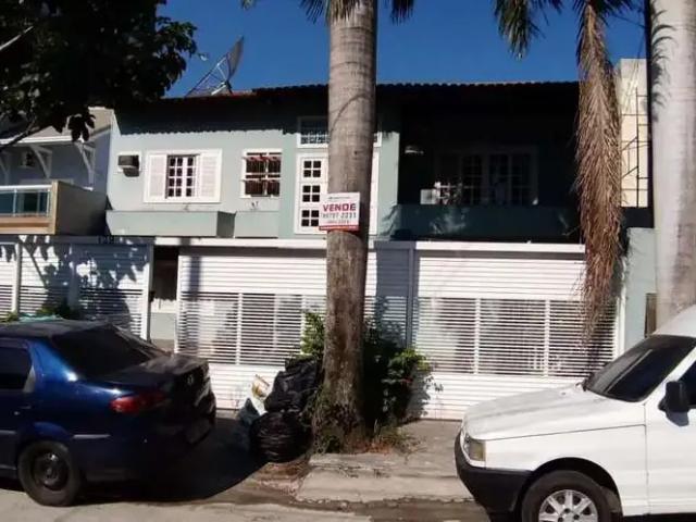 Casa / Sobrado para Venda em Nova Iguaçu/RJ Centro 5 Quartos