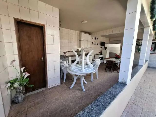 Casa / Sobrado para Venda em Nova Iguaçu/RJ Floresta 4 Quartos