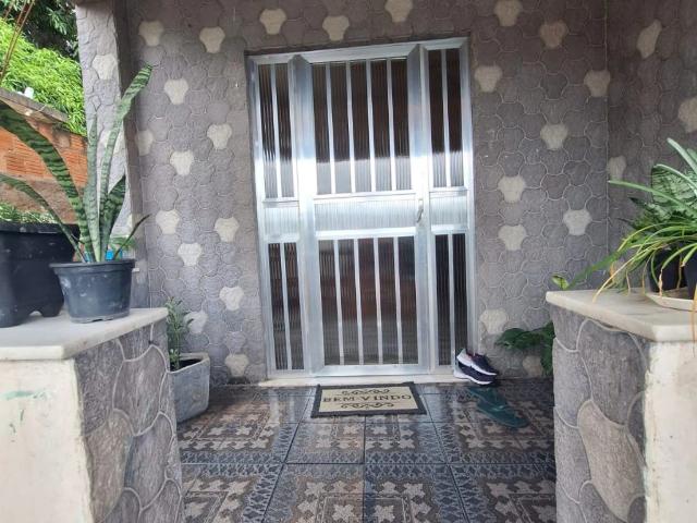 Casa / Sobrado para Venda em Nova Iguaçu/RJ Posse 2 Quartos