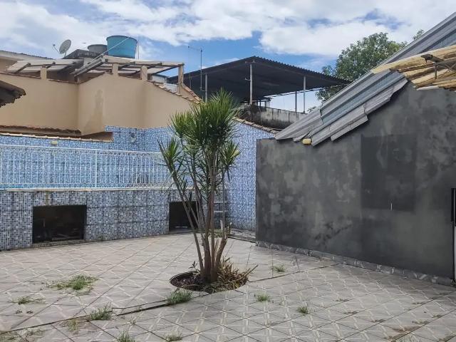 Casa / Sobrado para Venda em Nova Iguaçu/RJ Posse 3 Quartos